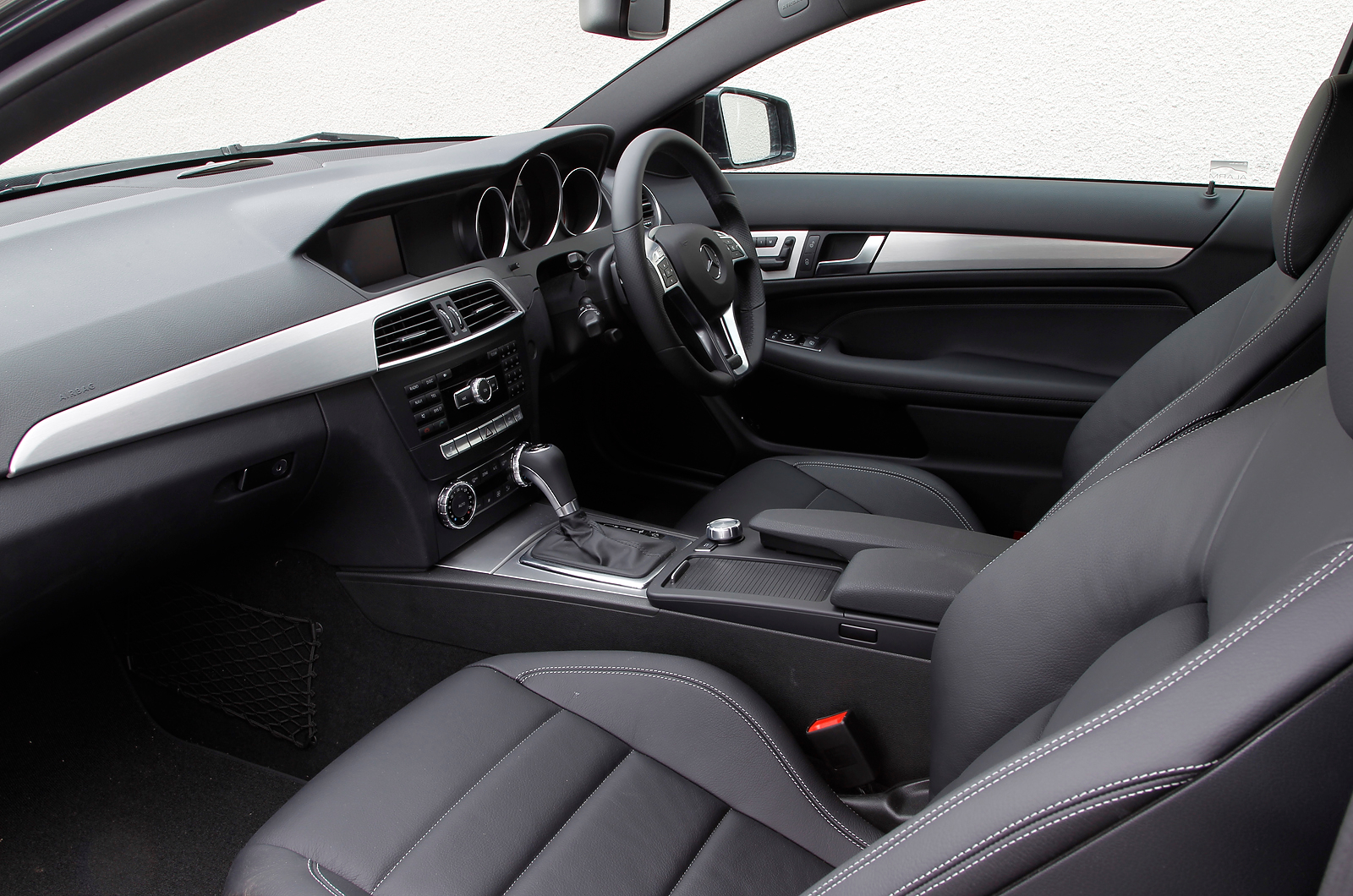 Mercedes Benz C Class Coupe 11 15 Interior Autocar