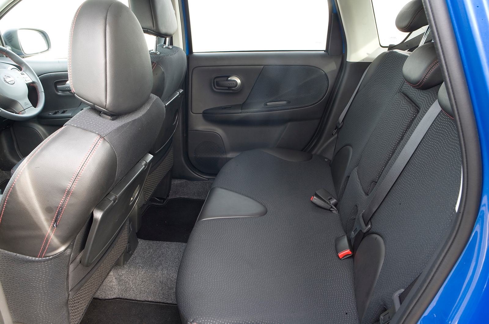 nissan note rear seats