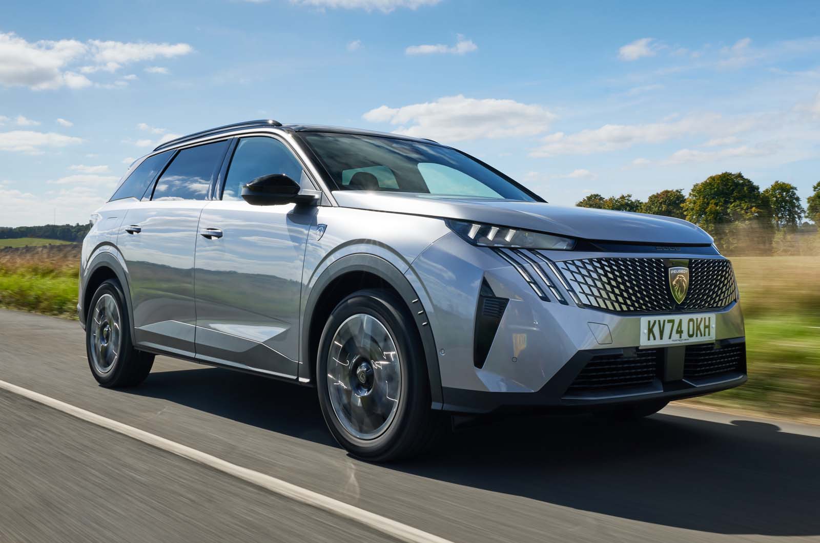 https://www.autocar.co.uk/peugeot_5008_hybrid_tracking_best_large_suvs