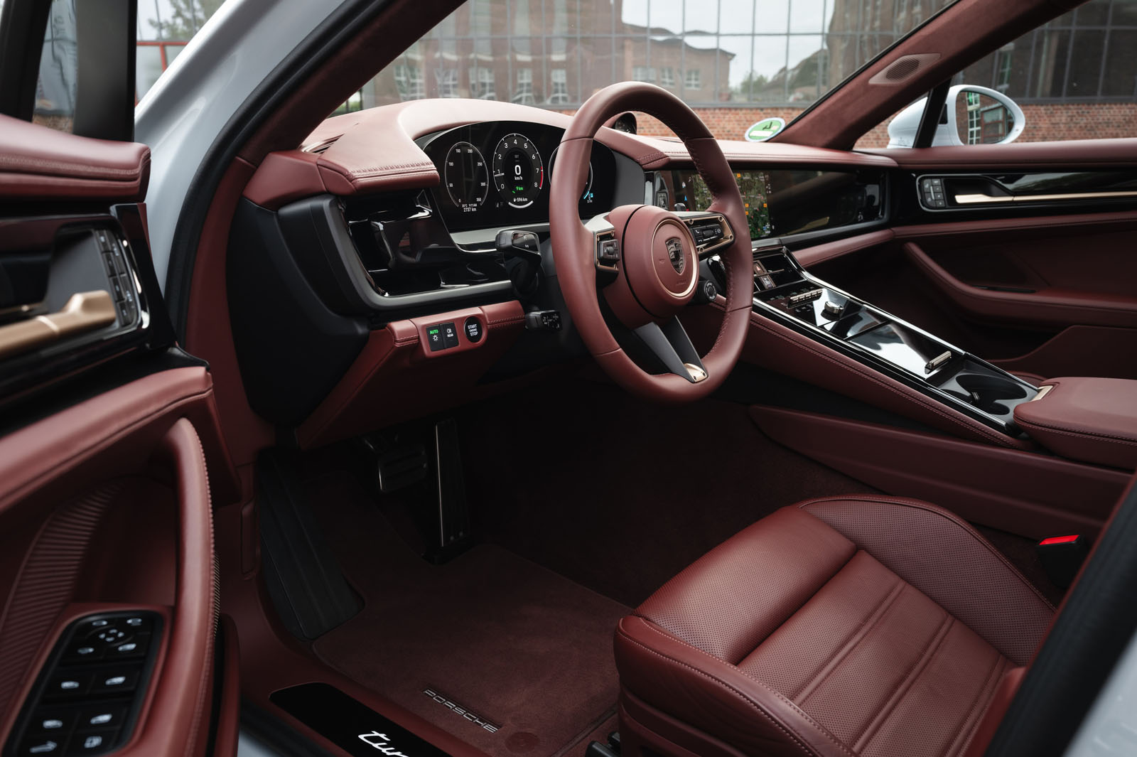 Porsche Panamera Turbo S e Hybrid dash 296010