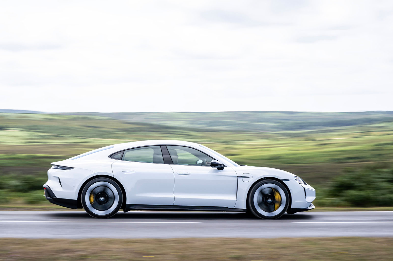 Porsche Taycan Turbo S review 2024 02 side panning