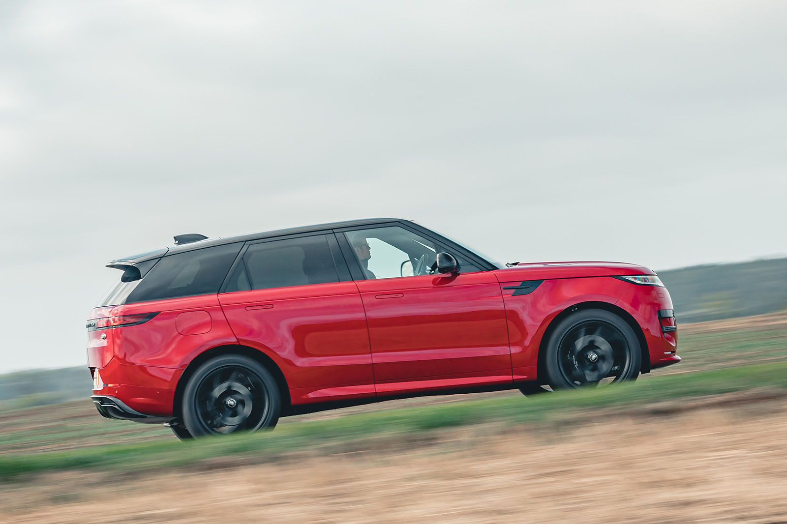 range rover sport review 2024 02 side panning