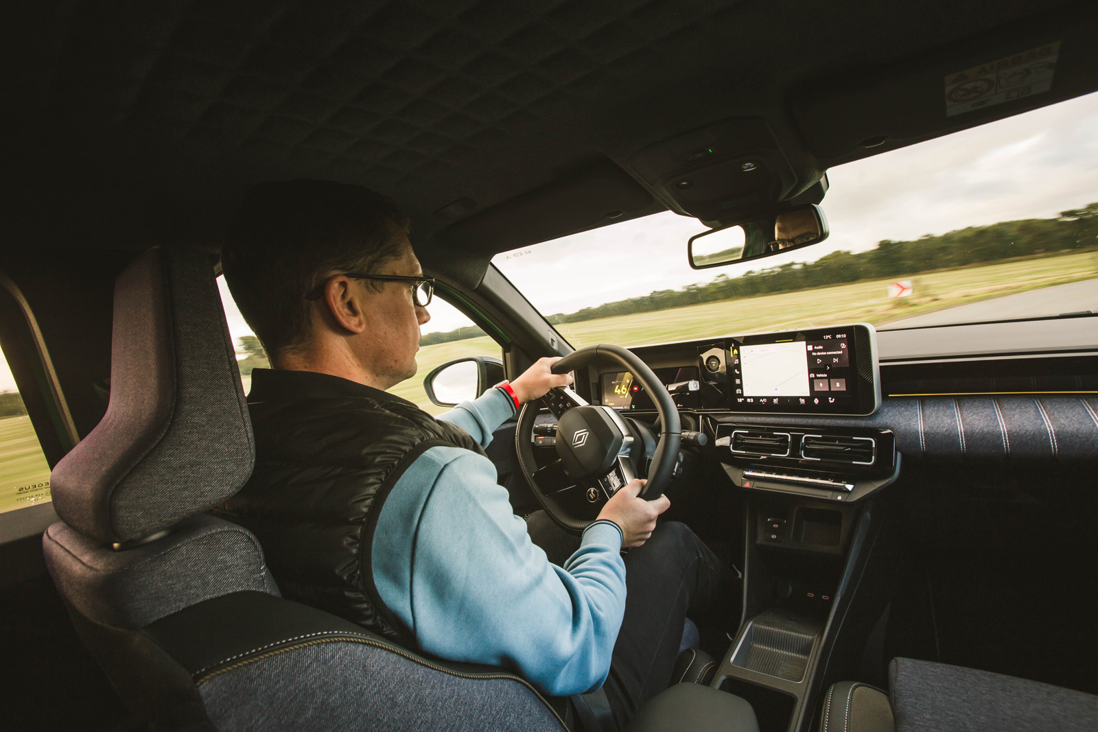 Renault 5 review driving shot