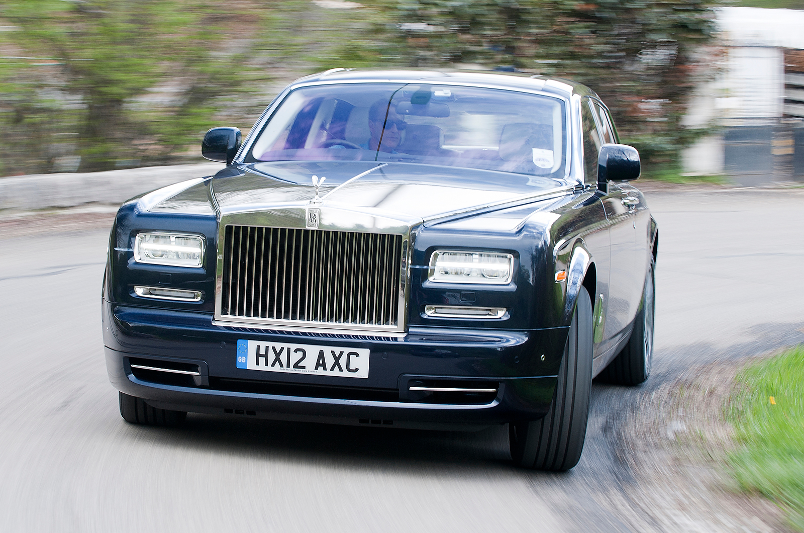 Rolls-Royce Phantom cornering