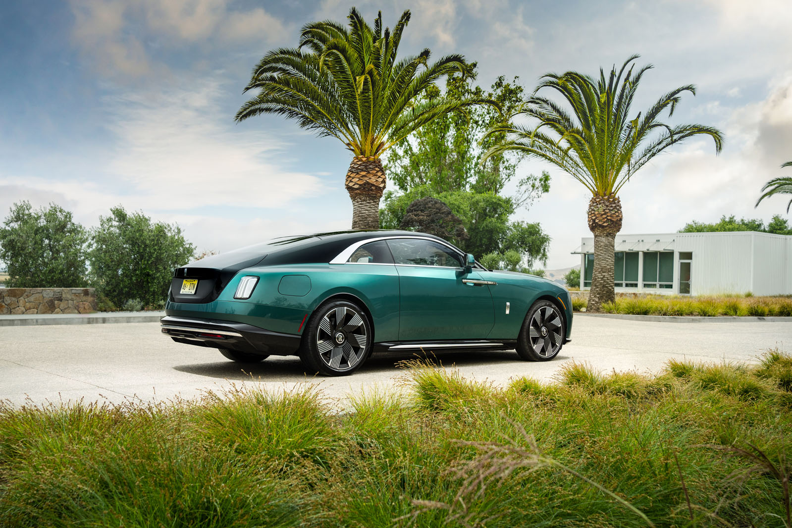 Chia sẻ với hơn 67 về rolls royce wraith emerald green hay nhất  Du học  Akina