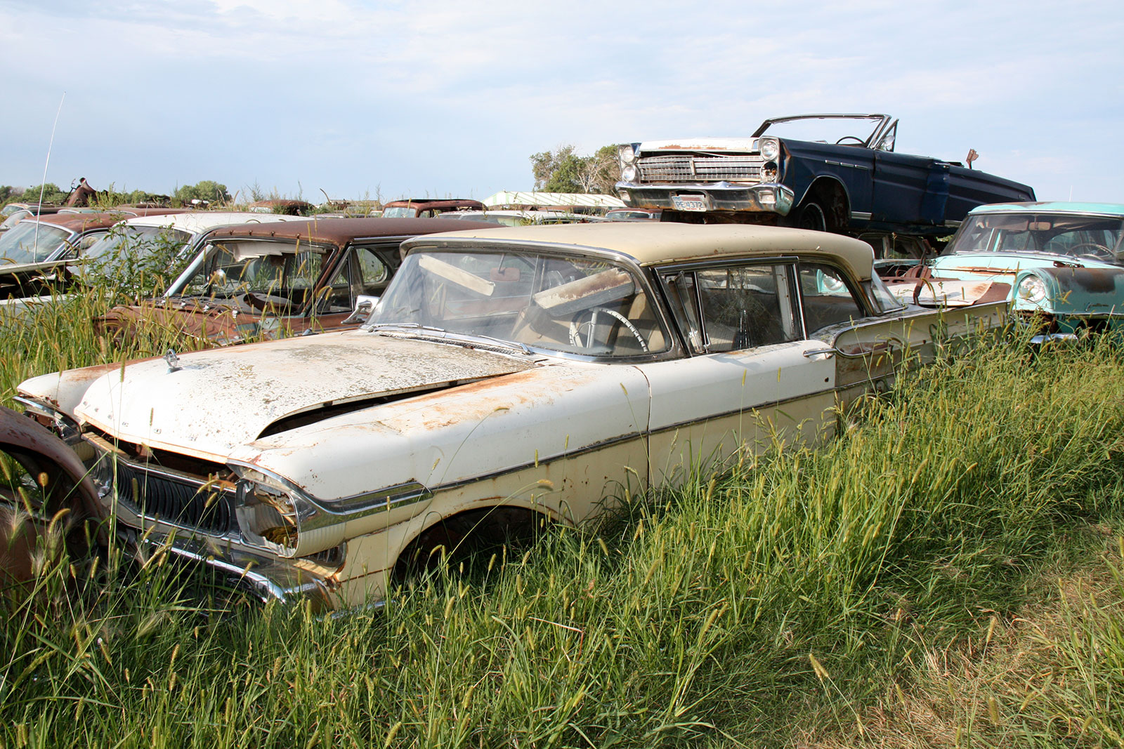 The Junkyard gems of Hartford, South Dakota | Autocar