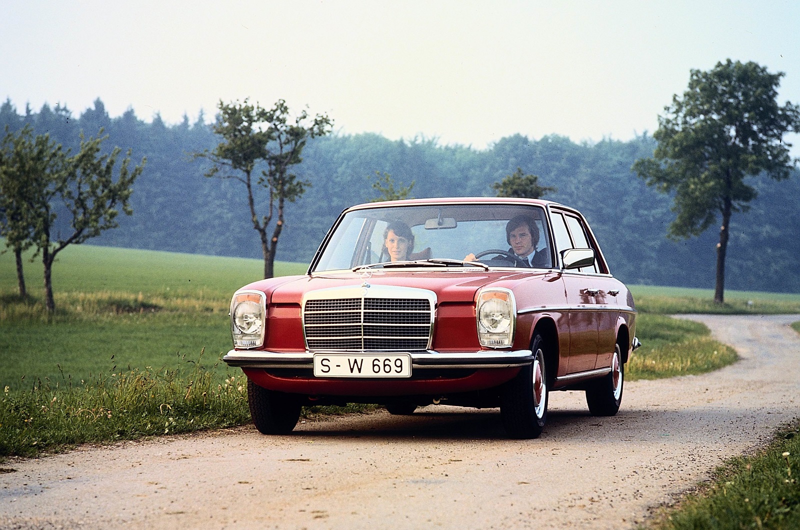 the glory days of the magnificently over engineered mercedes benz autocar the glory days of the magnificently over engineered mercedes benz autocar