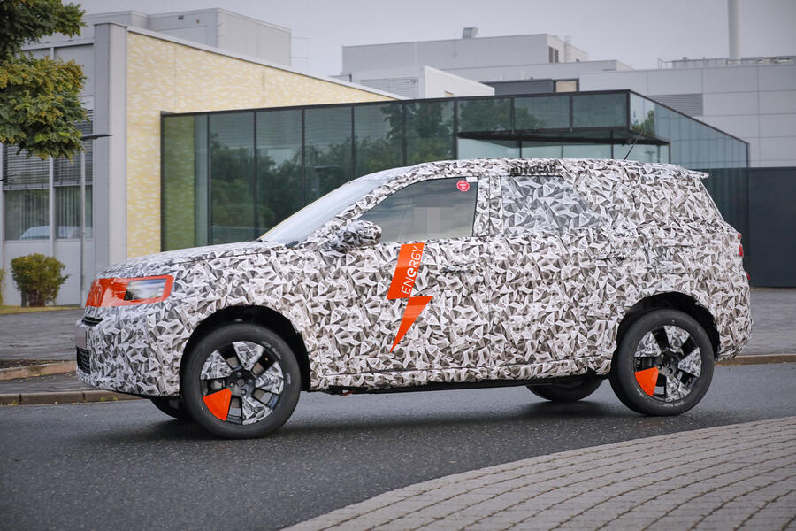 Vauxhall Frontera Name Returns In 2024 For Crossland Replacement   04 2024 Vauxhall Crossland Test Mule In Germany 