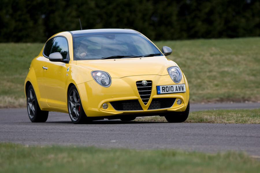 12_alfa-mito-2010-0362.jpg?itok=xNdem4Pg