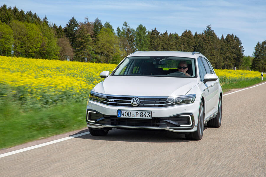 Volkswagen Passat GTE Estate 2019 First Drive | Autocar