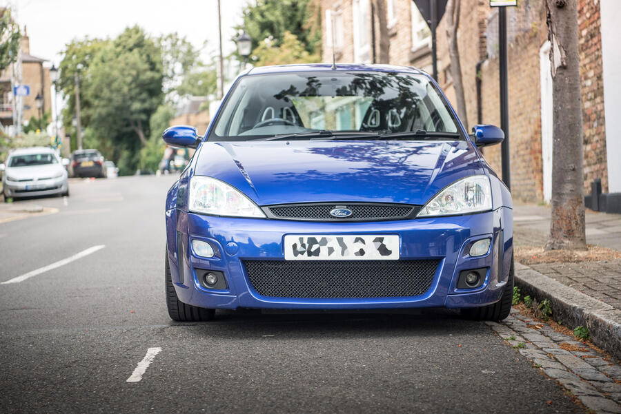 15-ford-focus-rs_0.jpg?itok=f4Tn0HmV