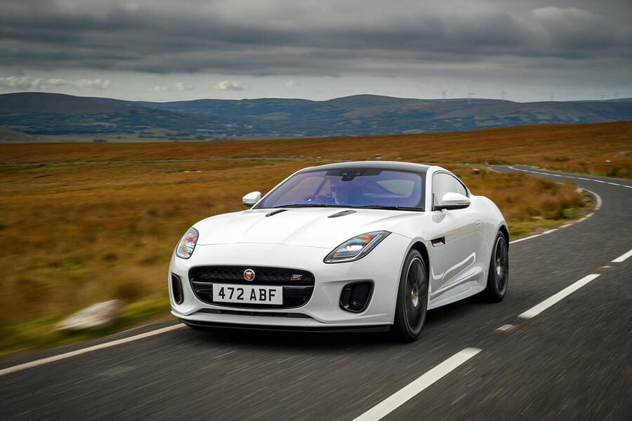 1634309 Jag f type 20my chequered flag image 291018 015