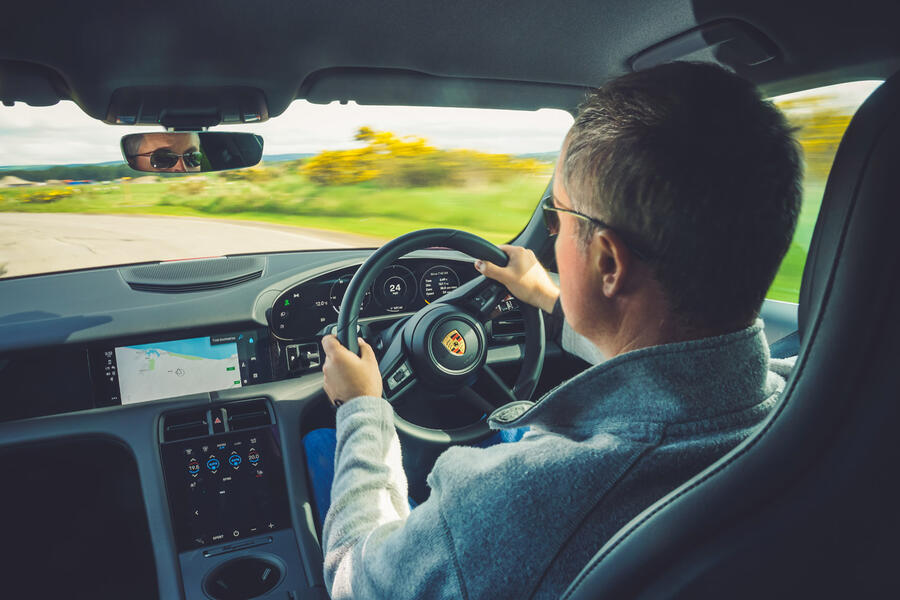 16 Porsche taycan ne250 roadtrip 2021 day 1 29