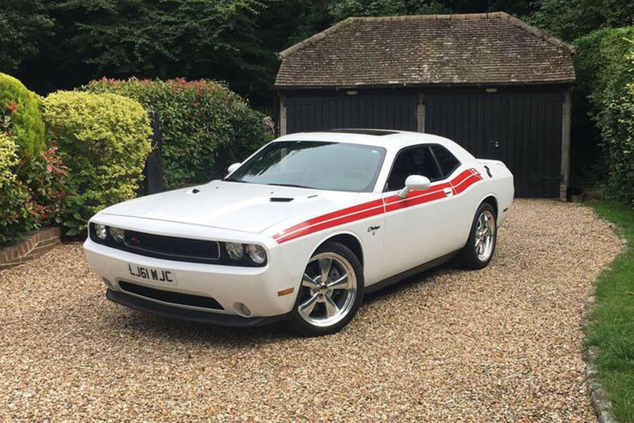 19 Dodge challenger front