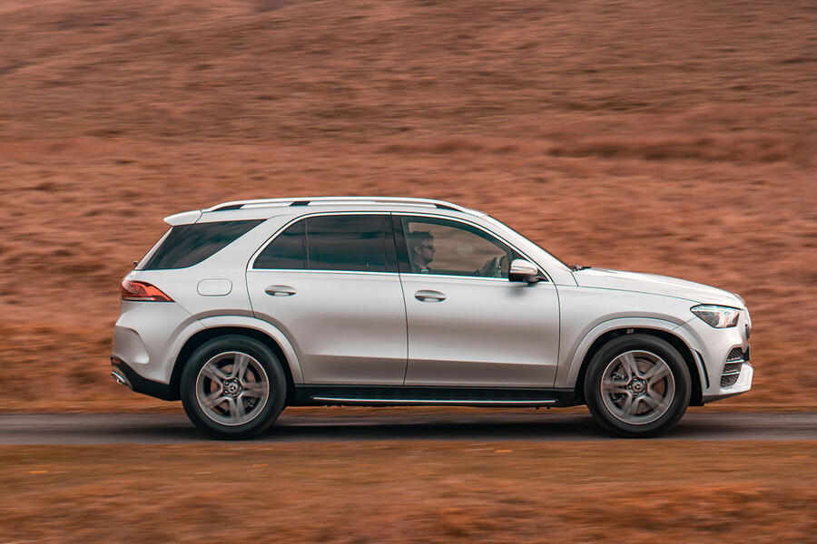 2-mercedes-benz-gle-2019-uk-fd-hero-rear