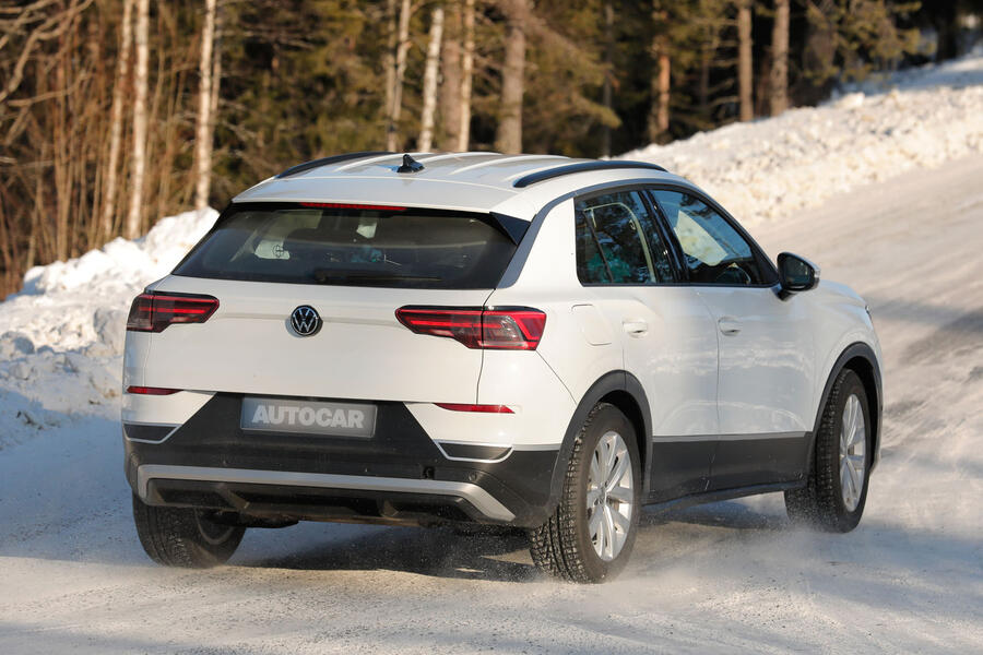 2026 Volkswagen T-Roc testing â€“ rear quarter