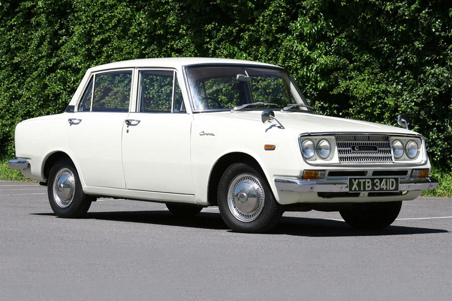 toyota corona car