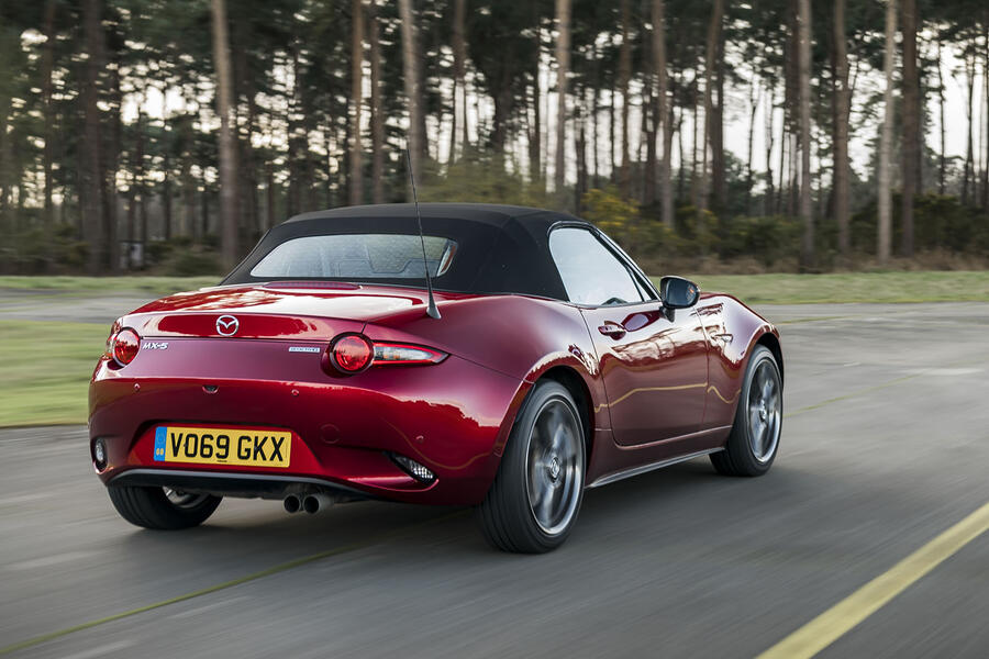 Mazda MX-5 2.0 Sport Tech 2020 UK First Drive | Autocar