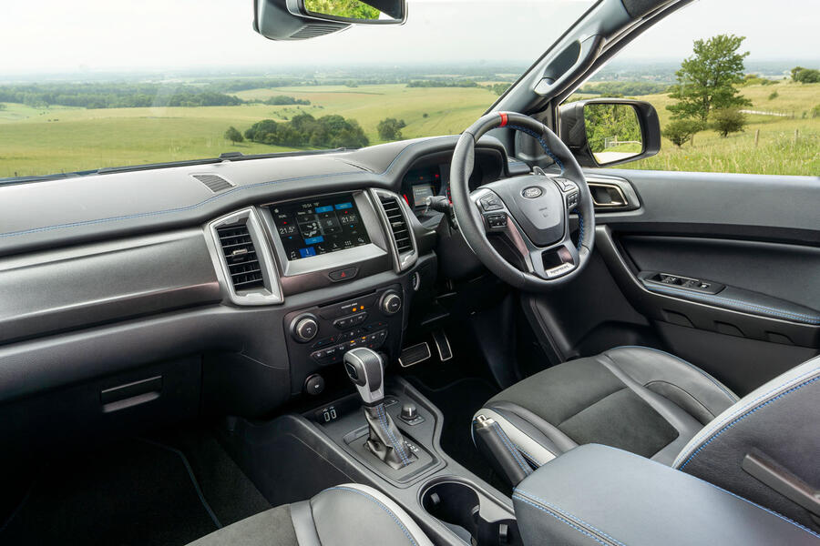 3a-ford-ranger-raptor-2019-lt-cabin.jpg?itok=QafjQe7j