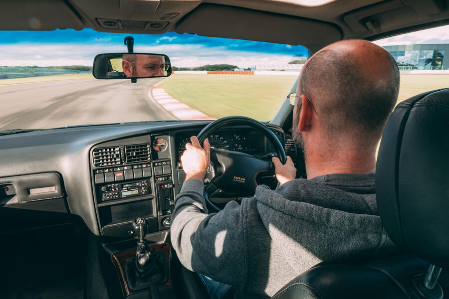 87-lotus-carlton-at-30-mp-driving.jpg?itok=ycBi8FUH