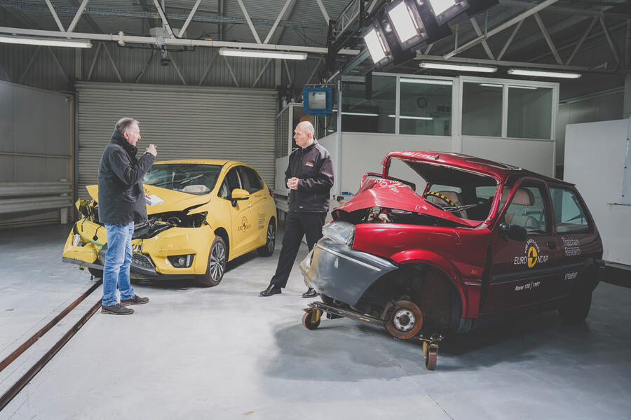 87 Thatchams crash test