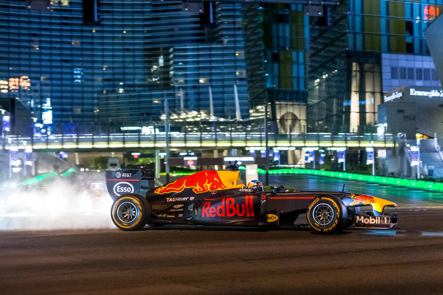 88-daniel-ricciardo-interview-red-bull-burnout.jpg?itok=ERREoP5o