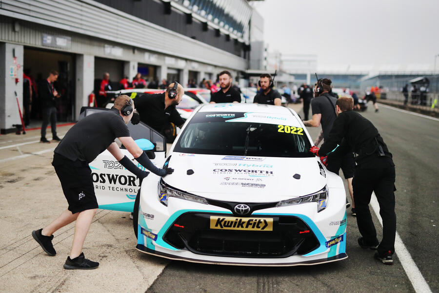 96-btcc-hybrid-racer-debut-feature-pitla