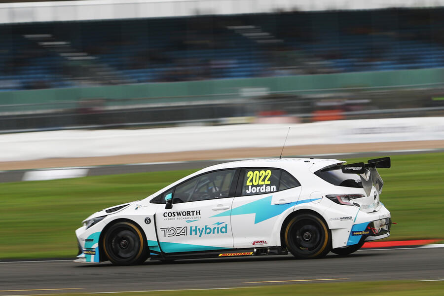 98-btcc-hybrid-racer-debut-feature-panni