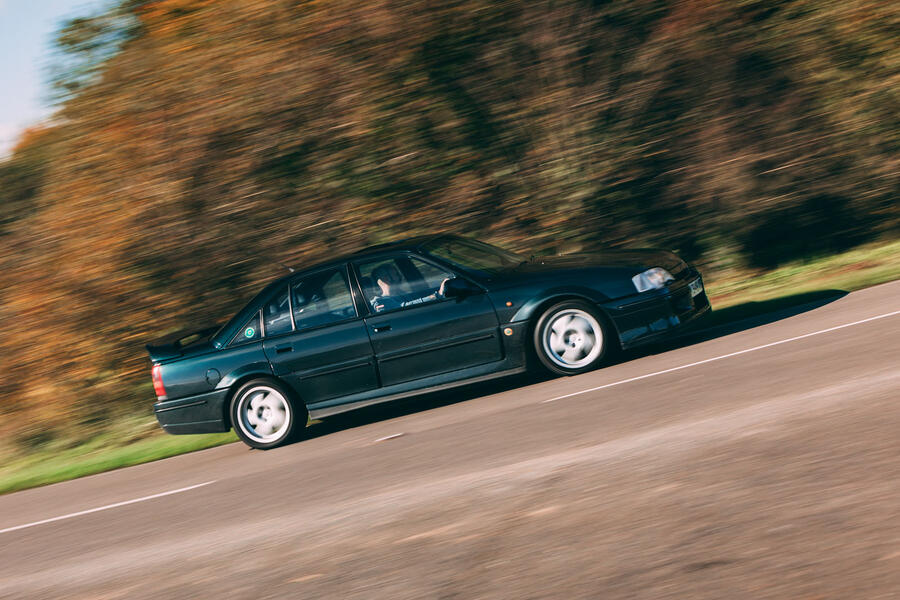 98-lotus-carlton-at-30-tracking-side.jpg?itok=ATFO1-_U