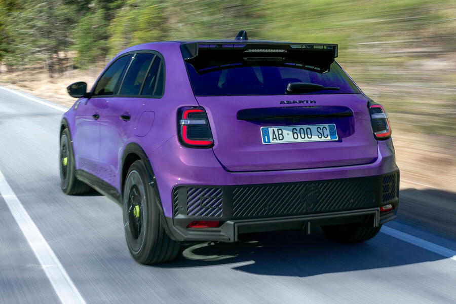 Abarth 600e – rear quarter driving