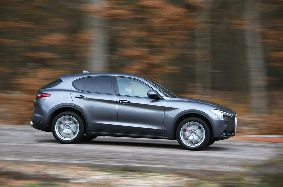 alfa-romeo-stelvio-side-profile_1_0.jpg?