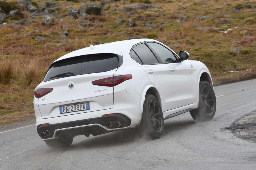 alfa_romeo_stelvio_quadrifoglio_rear.jpg