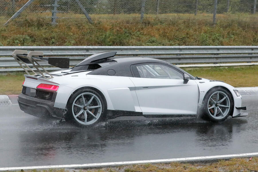 audi r8 gt3 side quarter