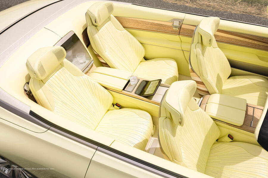 Cadillac Sollei interior