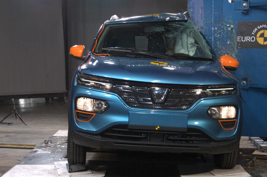 Dacia spring side pole test dec 2021