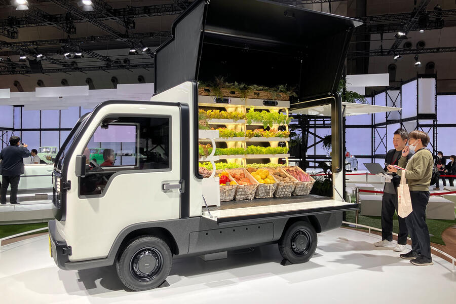 Daihatsu Uniform food stall