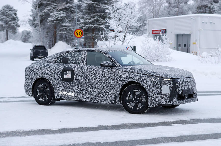 DS electric flagship spy shot â€“ side