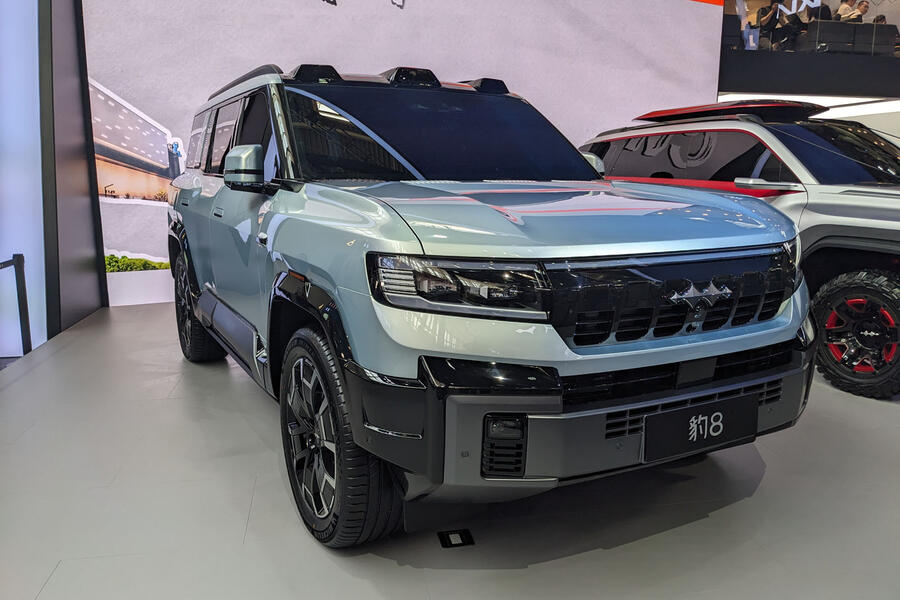 Fangchengbao Bao 8 at Beijing motor show â€“ front quarter