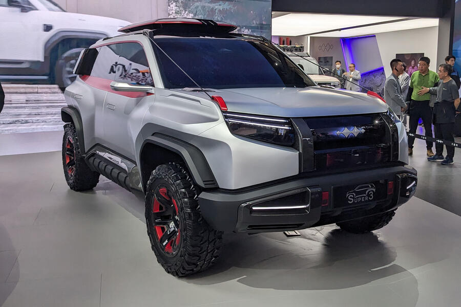 Fangchengbao Super 3 at Beijing motor show â€“ front quarter