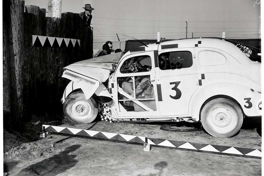Mobil jatuh – samping, 1950-an