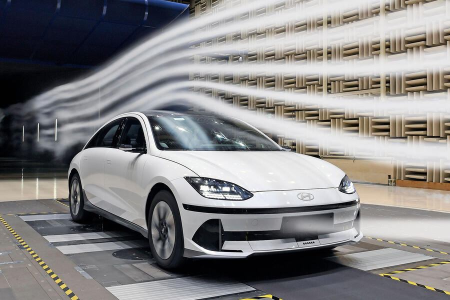 Hyundai Ioniq 6 in wind tunnel