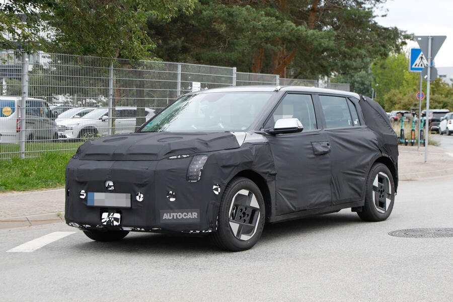 Kia EV3 spy shot front quarter