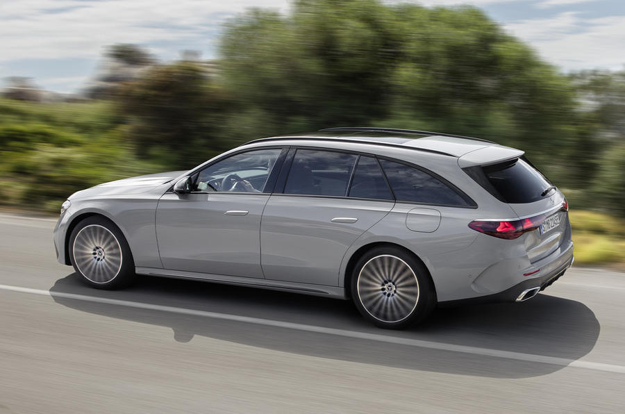 Mercedes E-Class estate side tracking