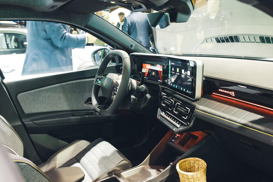 Renault 4 at the 2024 Paris motor show – interior