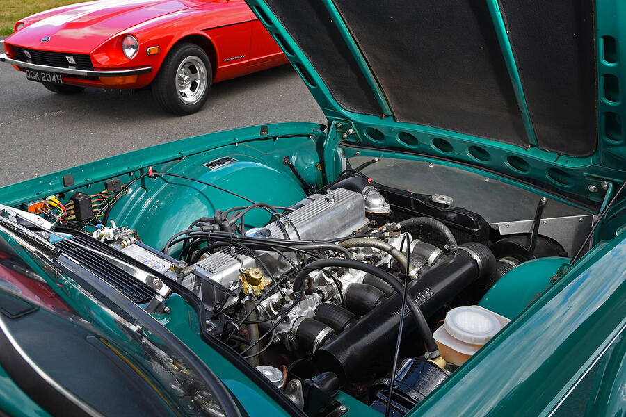 Triumph tr6 engine deals upgrade