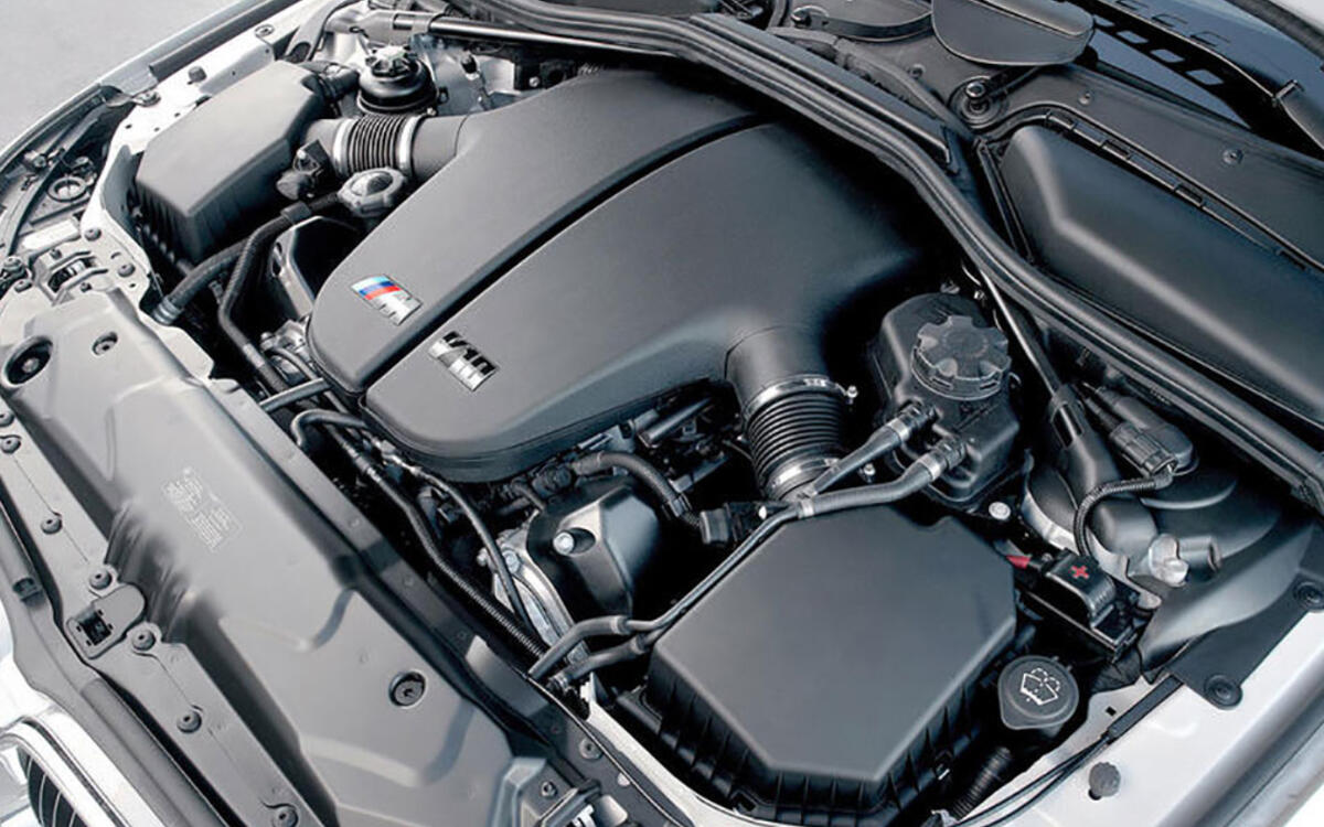 21-bmw-m5-engine-v10_0.jpg