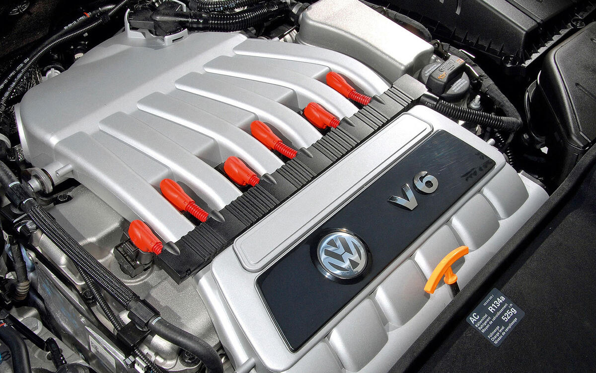 23-vw-golf-r32-engine-2_0.jpg