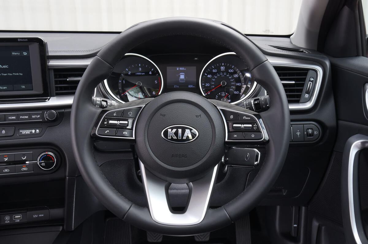 Kia Ceed Review (2022) 