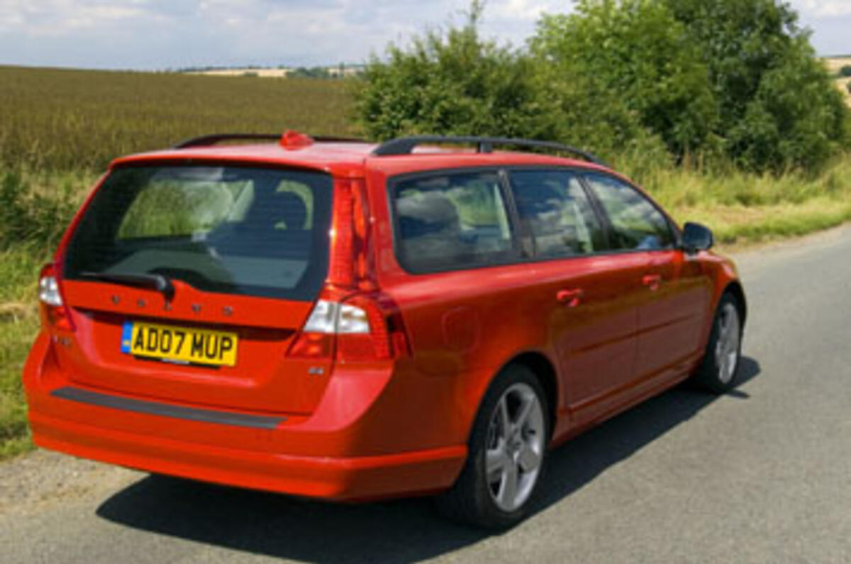 Volvo V70 2.5T SE Review | Autocar