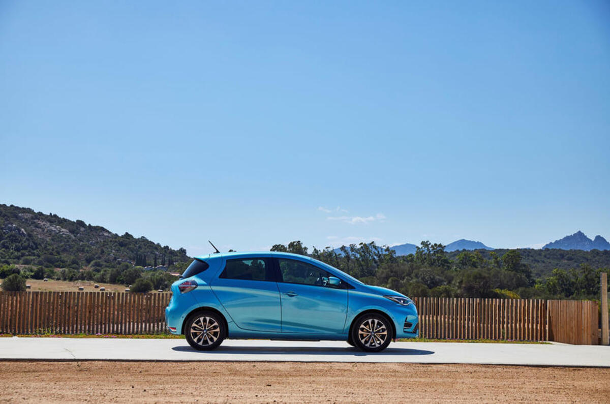 Renault Zoe Review 2024, Price & Specs | Autocar